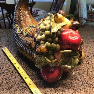 Cornucopia ceramic centerpiece beautifully done